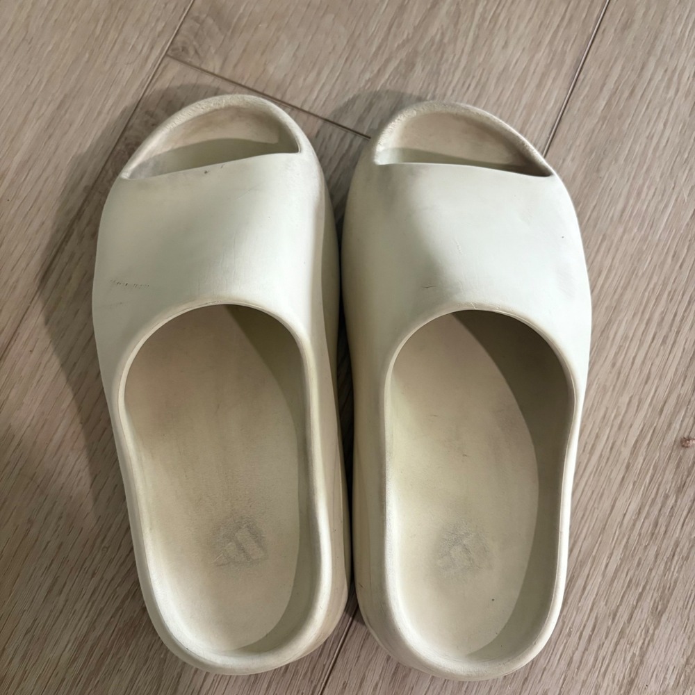 Adidas Yeezy Slides Bone Colorway Mens Size 10 - Picture 4 of 5